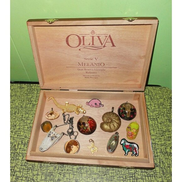 Vintage Oliva Wood Cigar Box stash box wooden jewelry box trinket box - Picture 8 of 12
